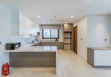 4 Bedroom Serviced Apartment For Rent - BKK1, Phnom Penh thumbnail