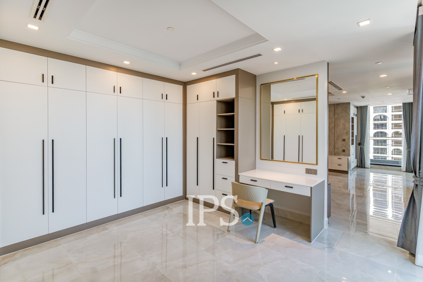 4 Bedroom Serviced Apartment For Rent - BKK1, Phnom Penh