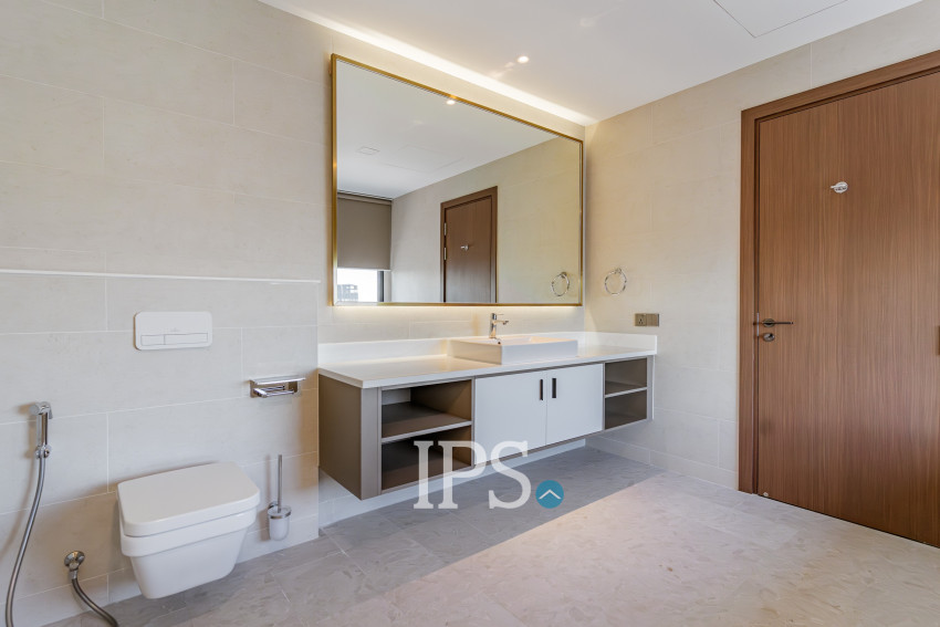 4 Bedroom Serviced Apartment For Rent - BKK1, Phnom Penh