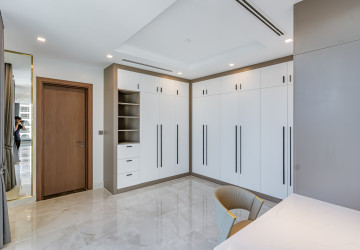 4 Bedroom Serviced Apartment For Rent - BKK1, Phnom Penh thumbnail