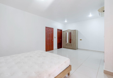 4 Bedroom House For Rent - Svay Dangkum, Siem Reap thumbnail
