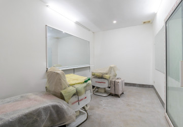 5 Bedroom Shophouse For Rent - Melbourne Residence, Sra Ngae, Siem Reap thumbnail