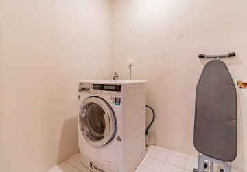 2 Bedroom Serviced Apartment For Rent - Chakto Mukh, Phnom Penh thumbnail