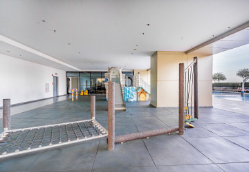 3 Bedroom Condo For Rent - The Peak, Tonle Bassac, Phnom Penh thumbnail