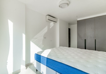 3 Bedroom Condo For Rent - The Peak, Tonle Bassac, Phnom Penh thumbnail