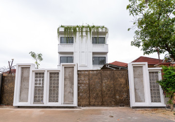 11 Unit Apartment Building For Sale - Svay Dangkum, Siem Reap thumbnail