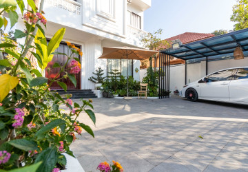 11 Unit Apartment Building For Sale - Svay Dangkum, Siem Reap thumbnail