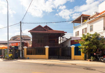 2 Bedroom Shophouse For Rent - Svay Dangkum, Siem Reap thumbnail