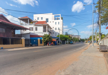 2 Bedroom Shophouse For Rent - Svay Dangkum, Siem Reap thumbnail