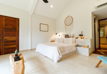 5 Bedroom Luxury Villa For Rent - Svay Dangkum, Siem Reap thumbnail