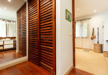 5 Bedroom Luxury Villa For Rent - Svay Dangkum, Siem Reap thumbnail