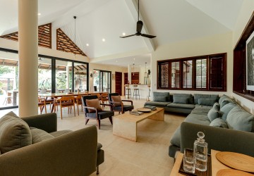 5 Bedroom Luxury Villa For Rent - Svay Dangkum, Siem Reap thumbnail