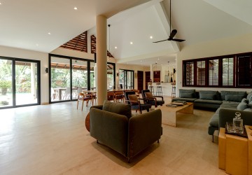 5 Bedroom Luxury Villa For Rent - Svay Dangkum, Siem Reap thumbnail