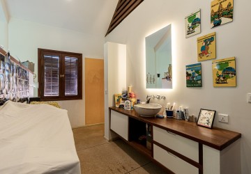 5 Bedroom Luxury Villa For Rent - Svay Dangkum, Siem Reap thumbnail