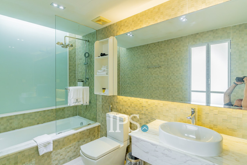 2 Bedroom Condo For Rent - Silvertown, BKK1, Phnom Penh