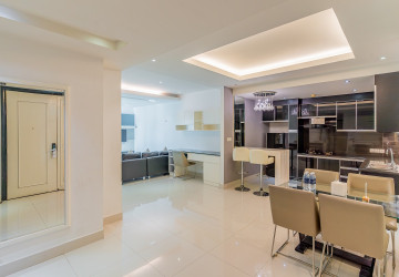 2 Bedroom Condo For Rent - Silvertown, BKK1, Phnom Penh thumbnail