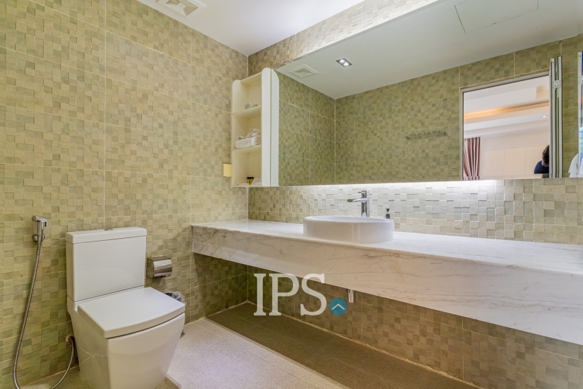 2 Bedroom Condo For Rent - Silvertown, BKK1, Phnom Penh