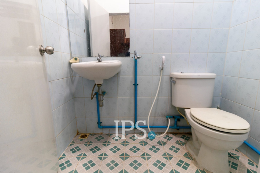 5 Bedroom Guesthouse and Restaurant Business  For Sale - Svay Dangkum, Siem Reap