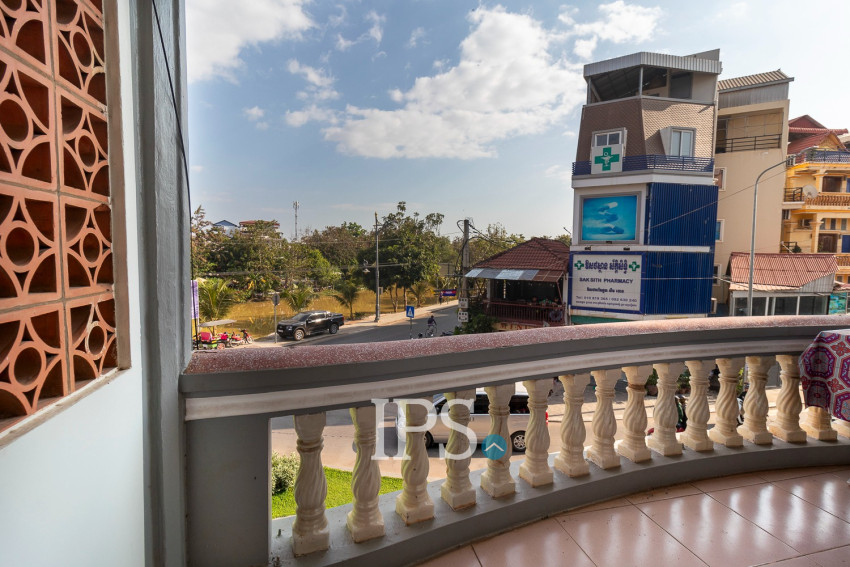 5 Bedroom Guesthouse and Restaurant Business  For Sale - Svay Dangkum, Siem Reap