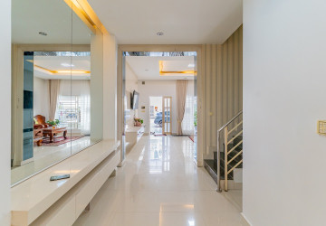 4 Bedroom Twin Villa For Rent - Borey Peng Houth The Star Quaterial, Sen Sok, Phnom Penh thumbnail