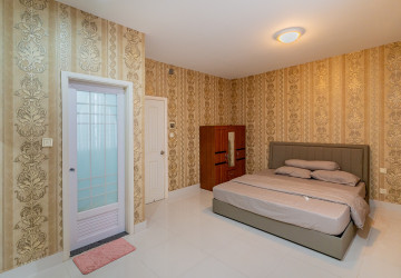 4 Bedroom Twin Villa For Rent - Borey Peng Houth The Star Quaterial, Sen Sok, Phnom Penh thumbnail