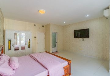 4 Bedroom Twin Villa For Rent - Borey Peng Houth The Star Quaterial, Sen Sok, Phnom Penh thumbnail