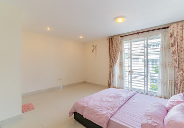 4 Bedroom Twin Villa For Rent - Borey Peng Houth The Star Quaterial, Sen Sok, Phnom Penh thumbnail