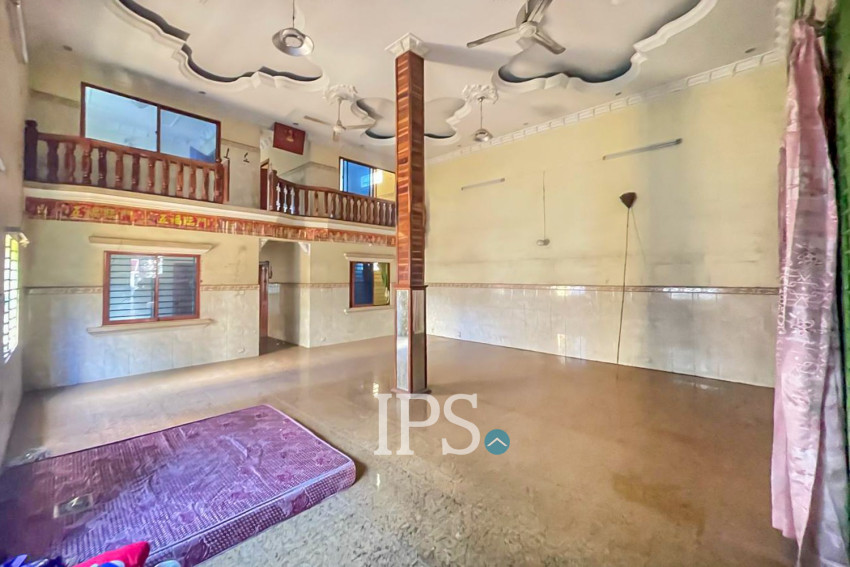 351 Sqm Land with Warehouse For Rent - Samraong Kraom, Phnom Penh