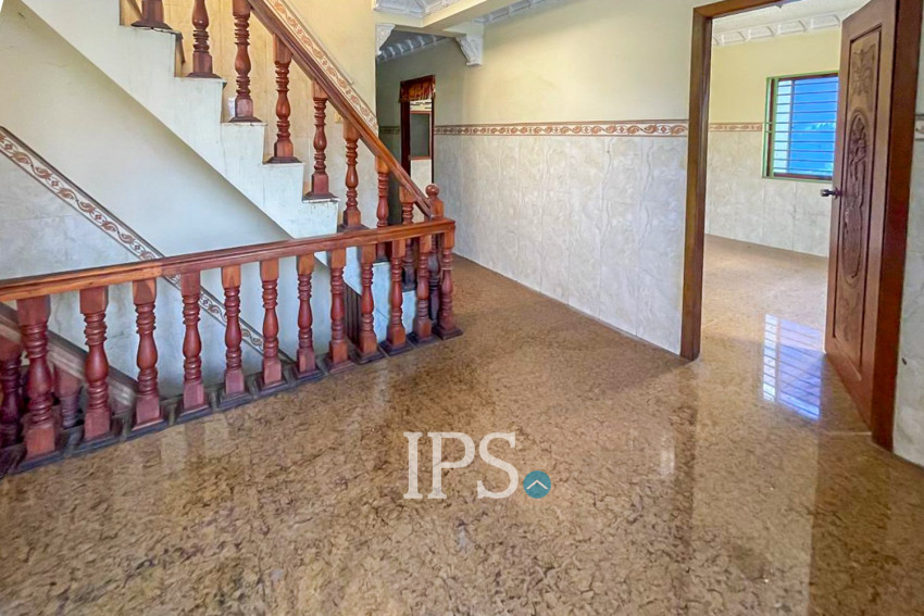 351 Sqm Land with Warehouse For Rent - Samraong Kraom, Phnom Penh