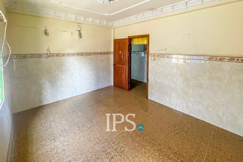 351 Sqm Land with Warehouse For Rent - Samraong Kraom, Phnom Penh