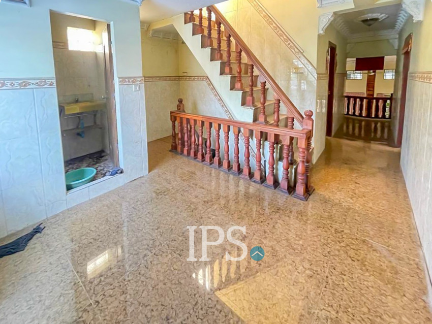 351 Sqm Land with Warehouse For Rent - Samraong Kraom, Phnom Penh