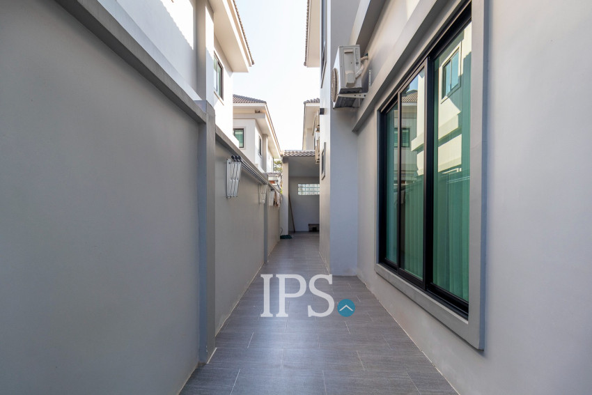 4 Bedroom House For Sale - Borey Tourism, Kandaek, Prasat Bakong, Siem Reap