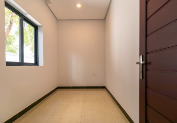 4 Bedroom House For Rent - Borey Tourism, Kandaek, Prasat Bakong, Siem Reap thumbnail