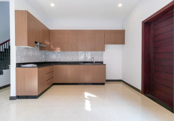 4 Bedroom House For Rent - Borey Tourism, Kandaek, Prasat Bakong, Siem Reap thumbnail