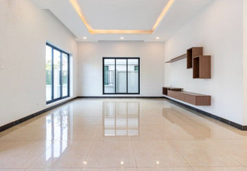 4 Bedroom House For Rent - Borey Tourism, Kandaek, Prasat Bakong, Siem Reap thumbnail