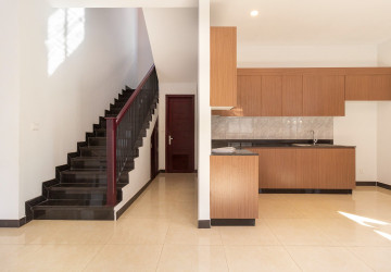 4 Bedroom House For Rent - Borey Tourism, Kandaek, Prasat Bakong, Siem Reap thumbnail