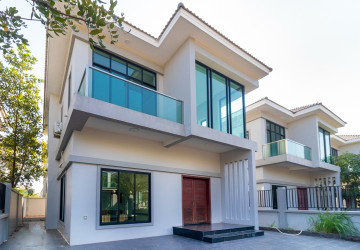 4 Bedroom House For Rent - Borey Tourism, Kandaek, Prasat Bakong, Siem Reap thumbnail