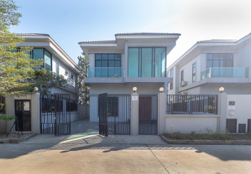 4 Bedroom House For Rent - Borey Tourism, Kandaek, Prasat Bakong, Siem Reap thumbnail