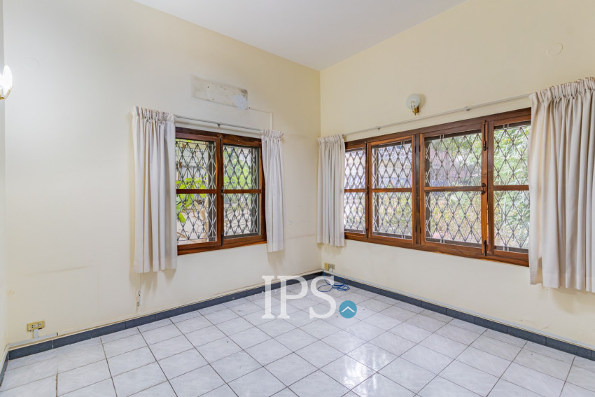 8 Bedroom Commercial Villa For Rent - BKK1, Phnom Penh