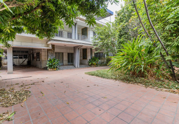 8 Bedroom Commercial Villa For Rent - BKK1, Phnom Penh thumbnail