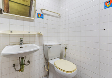 8 Bedroom Commercial Villa For Rent - BKK1, Phnom Penh thumbnail