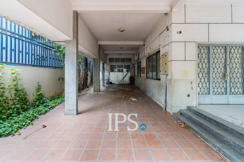 8 Bedroom Commercial Villa For Rent - BKK1, Phnom Penh
