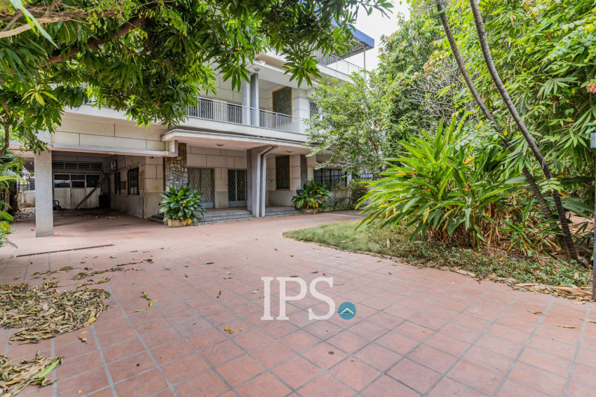 8 Bedroom Commercial Villa For Rent - BKK1, Phnom Penh