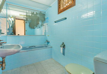 8 Bedroom Commercial Villa For Rent - BKK1, Phnom Penh thumbnail