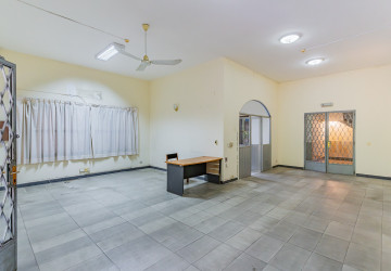 8 Bedroom Commercial Villa For Rent - BKK1, Phnom Penh thumbnail