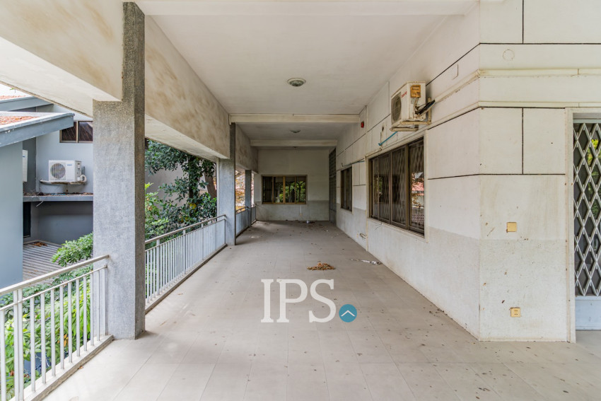 8 Bedroom Commercial Villa For Rent - BKK1, Phnom Penh