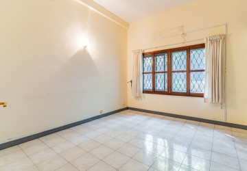 8 Bedroom Commercial Villa For Rent - BKK1, Phnom Penh thumbnail