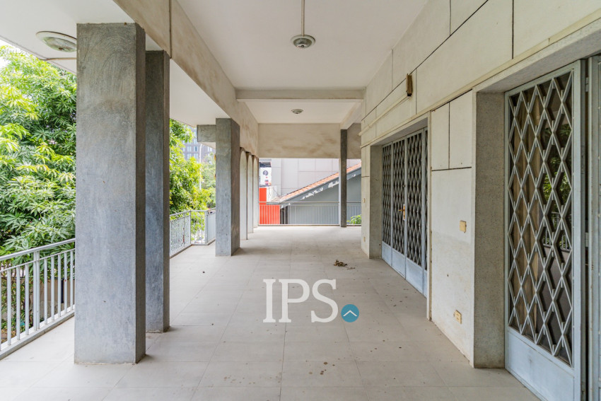8 Bedroom Commercial Villa For Rent - BKK1, Phnom Penh