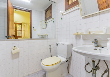 8 Bedroom Commercial Villa For Rent - BKK1, Phnom Penh thumbnail