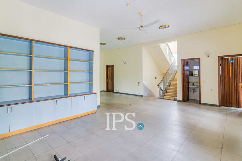 8 Bedroom Commercial Villa For Rent - BKK1, Phnom Penh